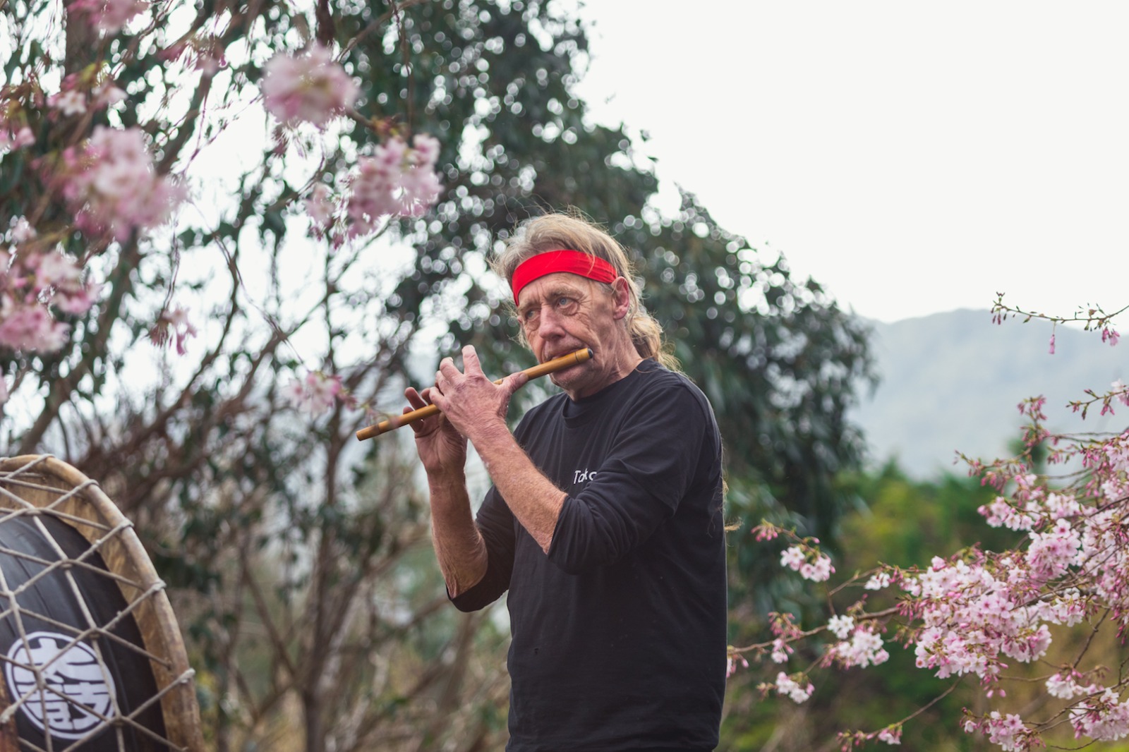 Blossom Valley: Murray playing the flue